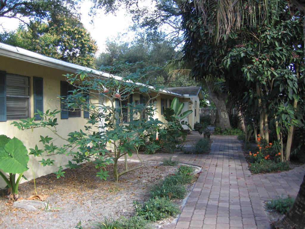 RIVERSIDE VILLAS CONDO BLDG 712 - Residential