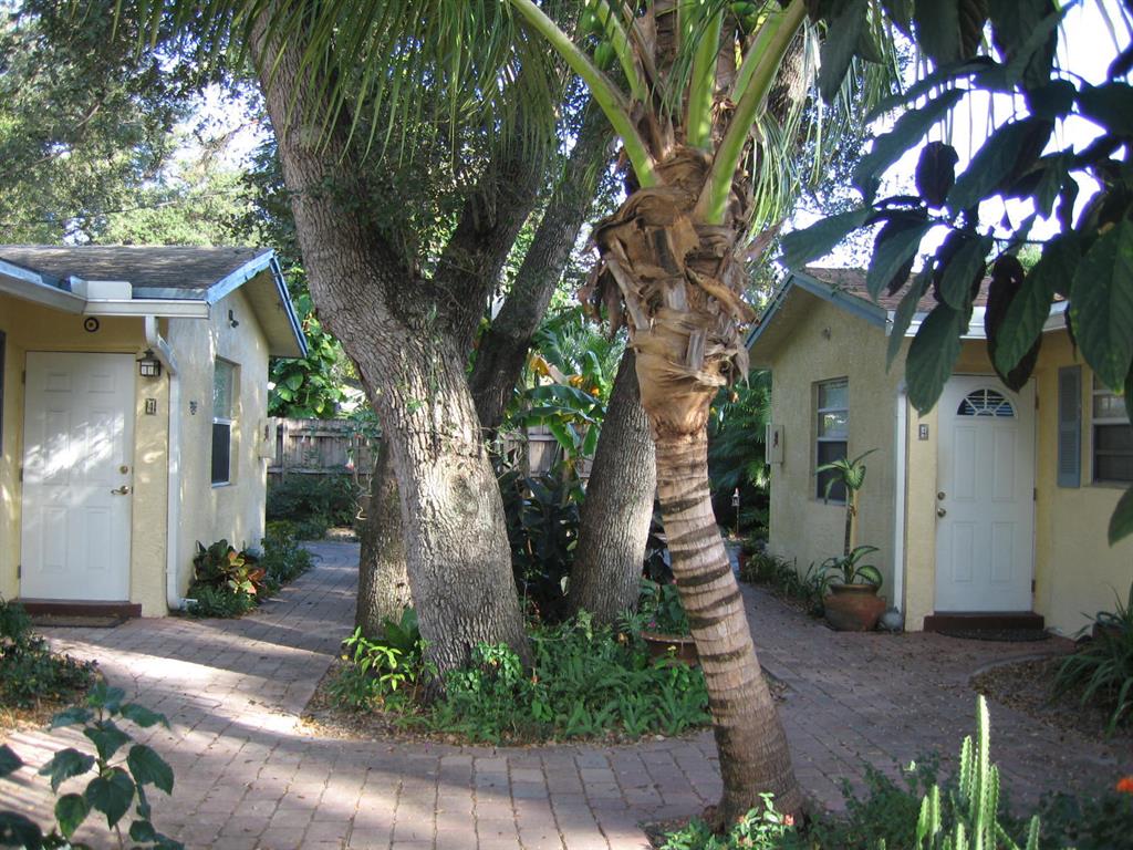 RIVERSIDE VILLAS CONDO BLDG 712 - Residential