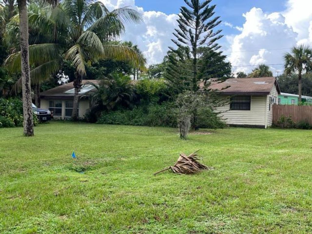 Photo of 5262 Amy Lane, Fort Pierce, FL 34946 (MLS # R10916423)