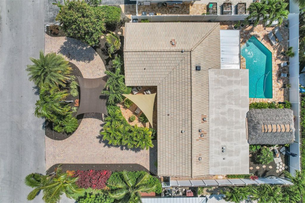 Photo of 1616 SE 4th Street, Deerfield Beach, FL 33441 (MLS # B26010135)