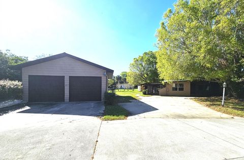 A home in Okeechobee