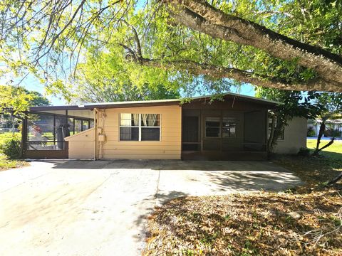 A home in Okeechobee