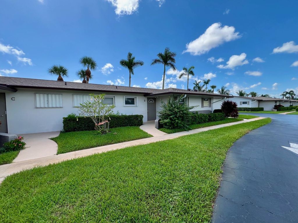 Photo of 2805 Crosley Drive E #B, West Palm Beach, FL 33415 (MLS # R11129788)
