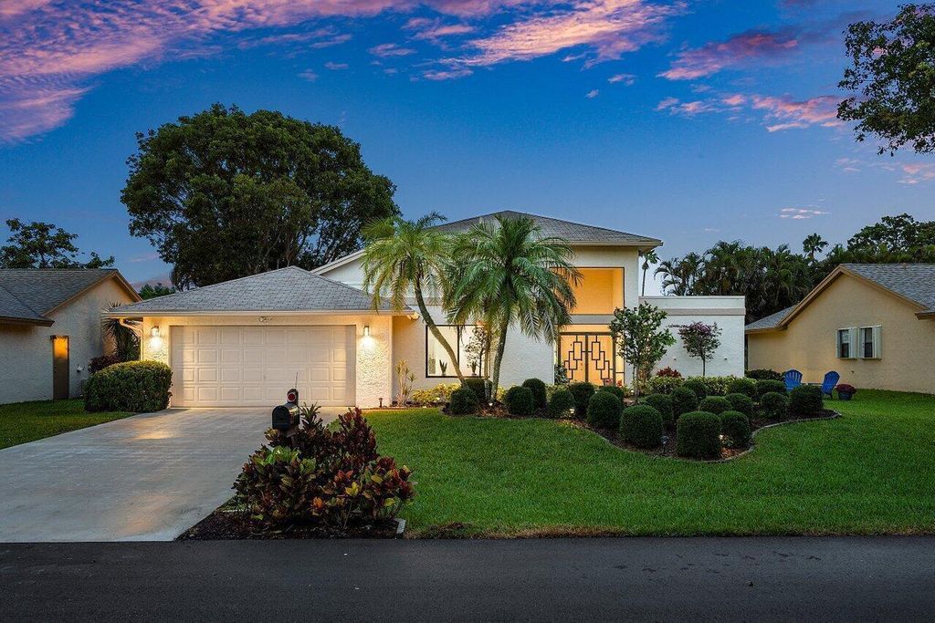 Photo of 2955 NW 15th Street, Delray Beach, FL 33445 (MLS # R10999117)