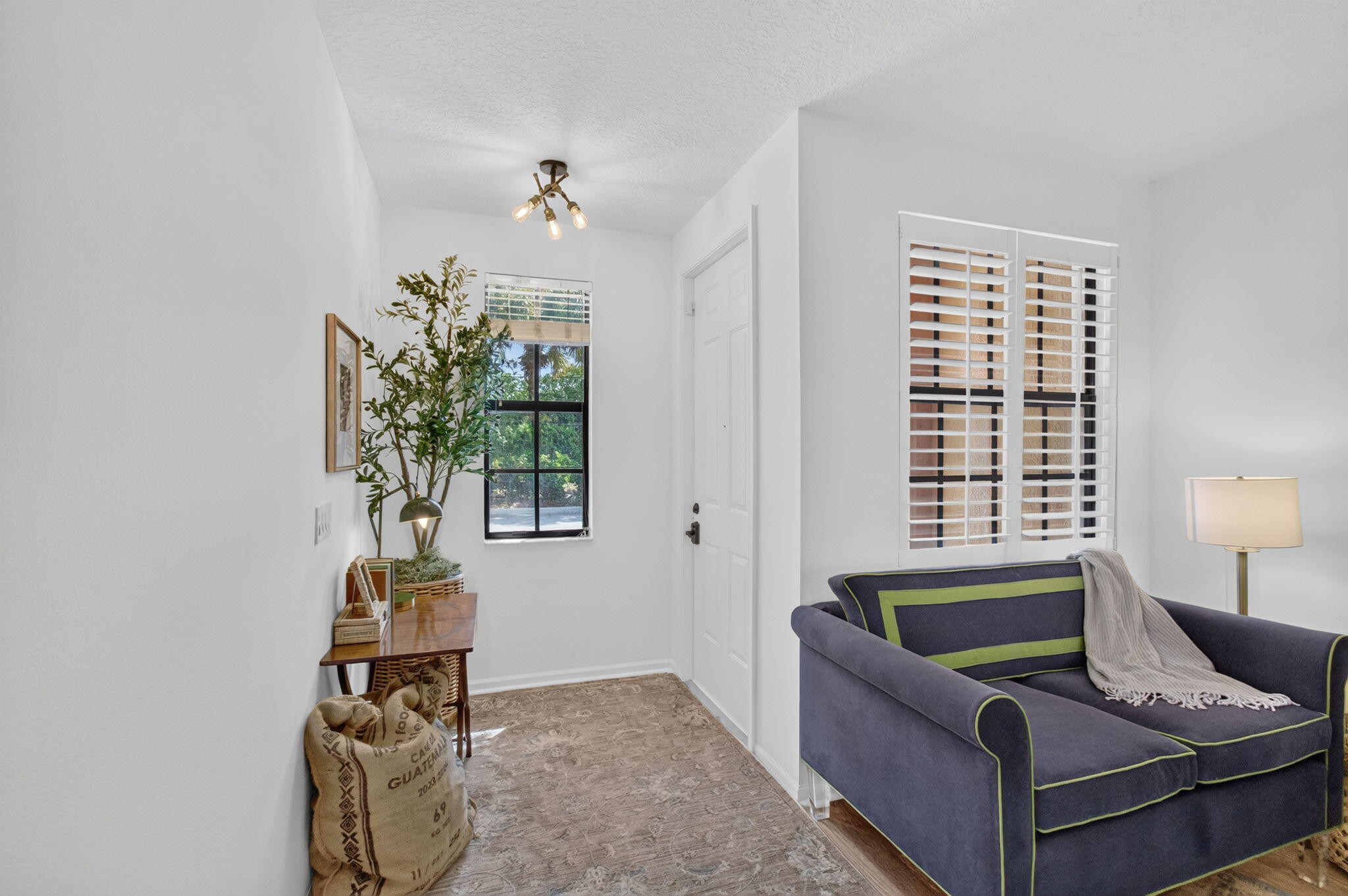 238 E CHRYSTIE Circle