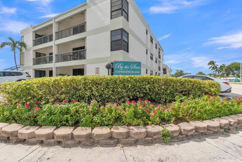 Photo of 4140 N Ocean Drive #101e, Lauderdale By The Sea, FL 33308 (MLS # B26022361)