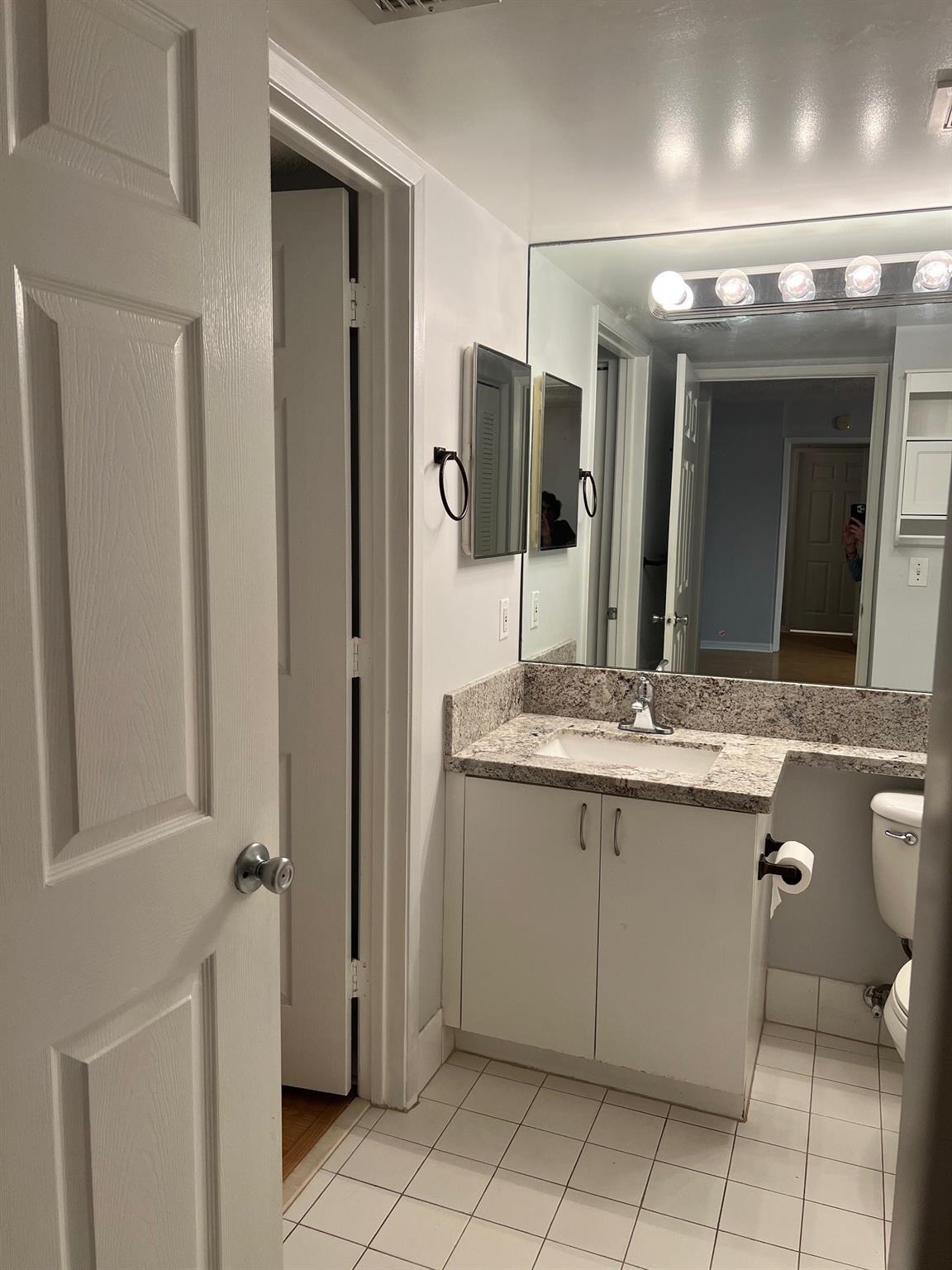 RIVIERA PALMS - Residential