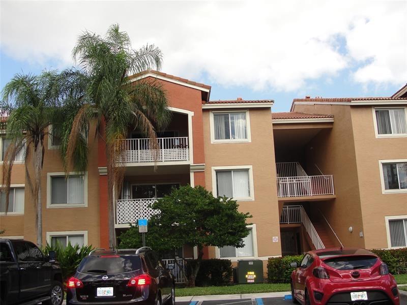 RIVIERA PALMS - Residential