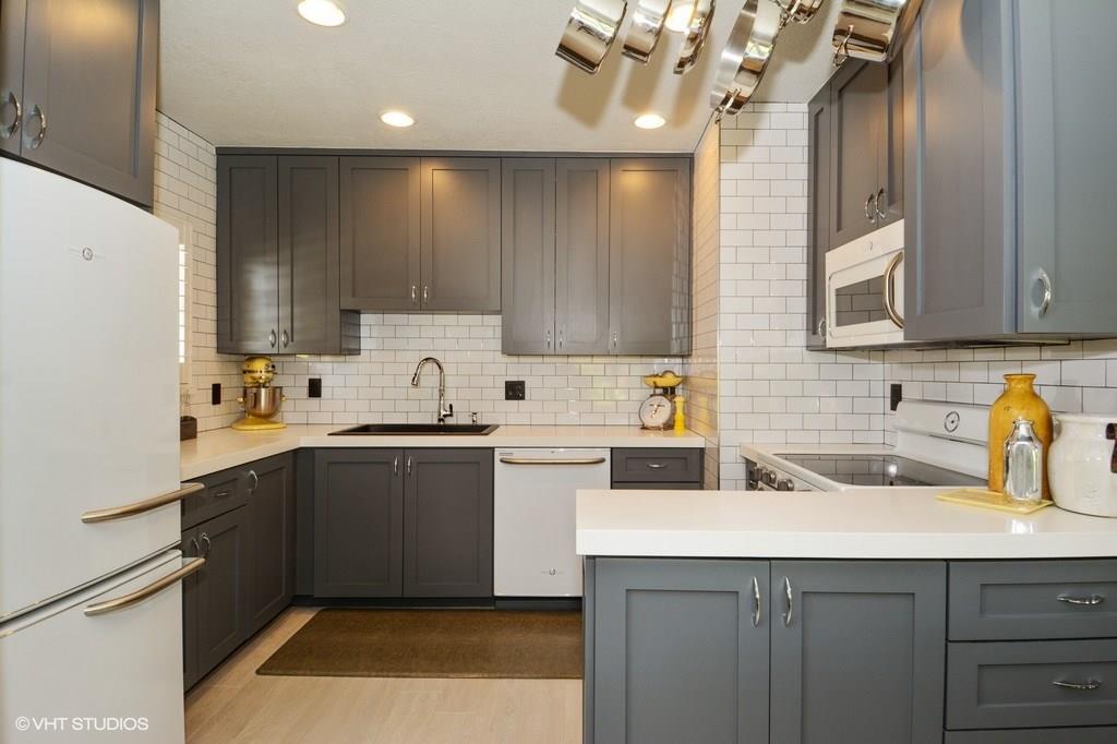 Poinsettia Heights - Residential