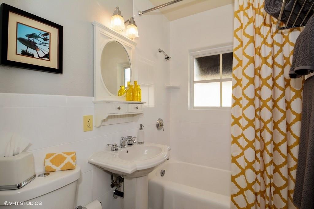 Poinsettia Heights - Residential