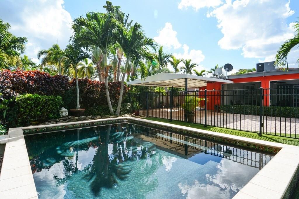 Poinsettia Heights - Residential