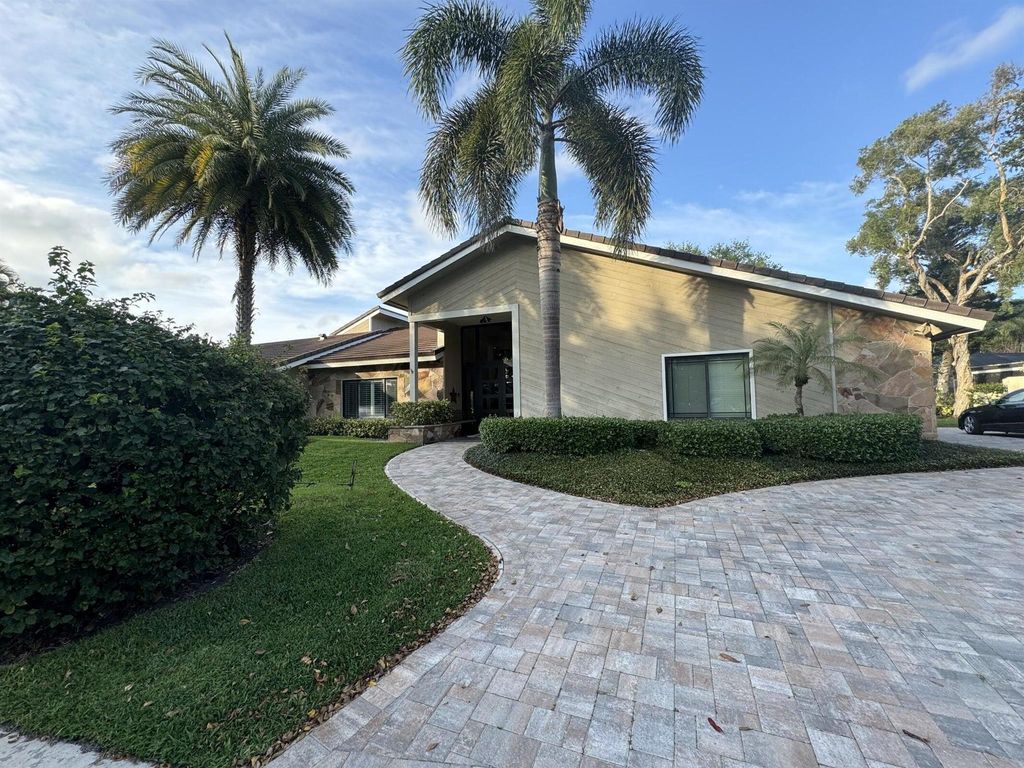 Photo of 2903 Banyan Boulevard Circle NW, Boca Raton, FL 33431 (MLS # R11103589)