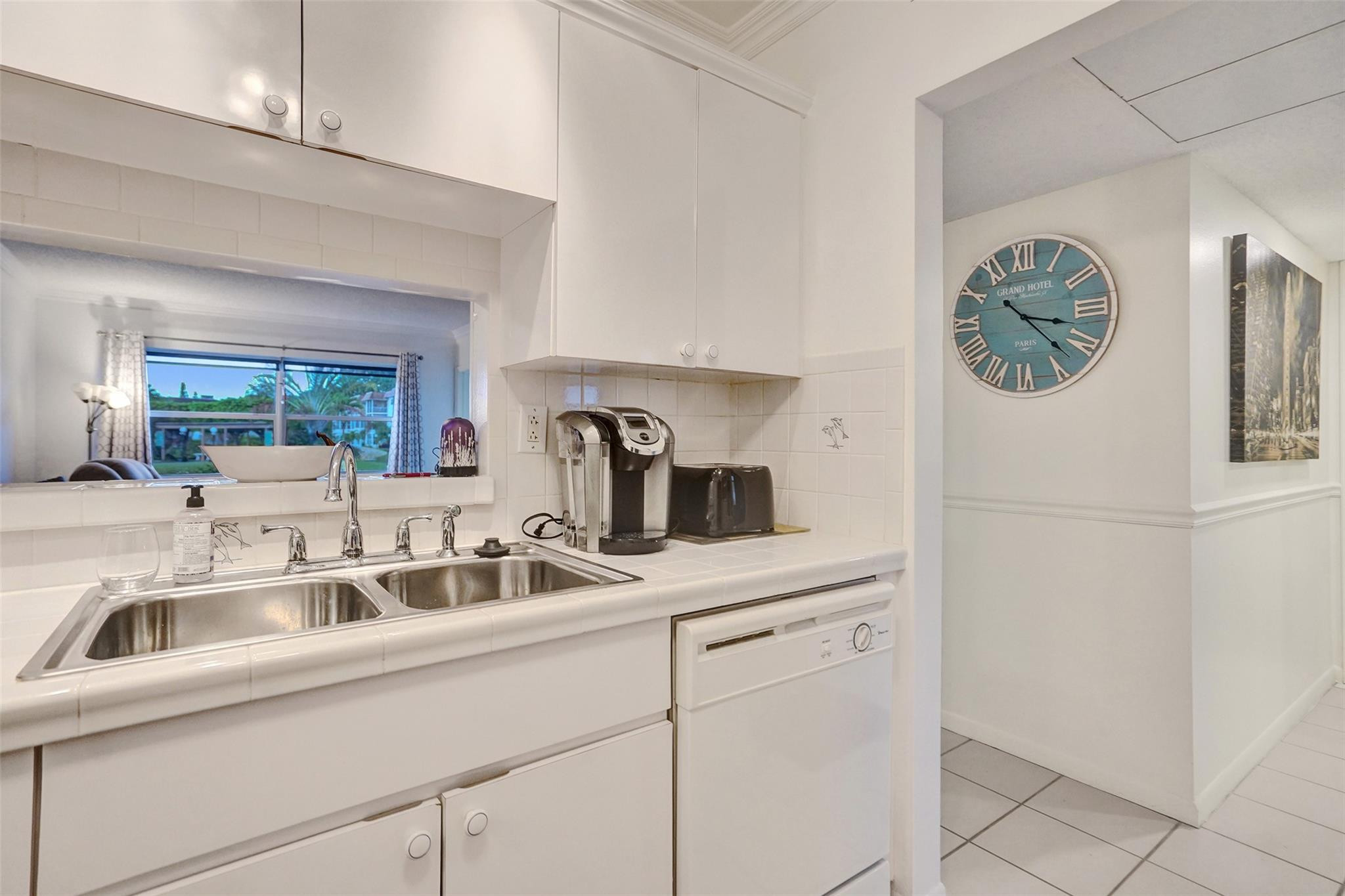 SEAGRAPE GARDENS CONDO - Residential