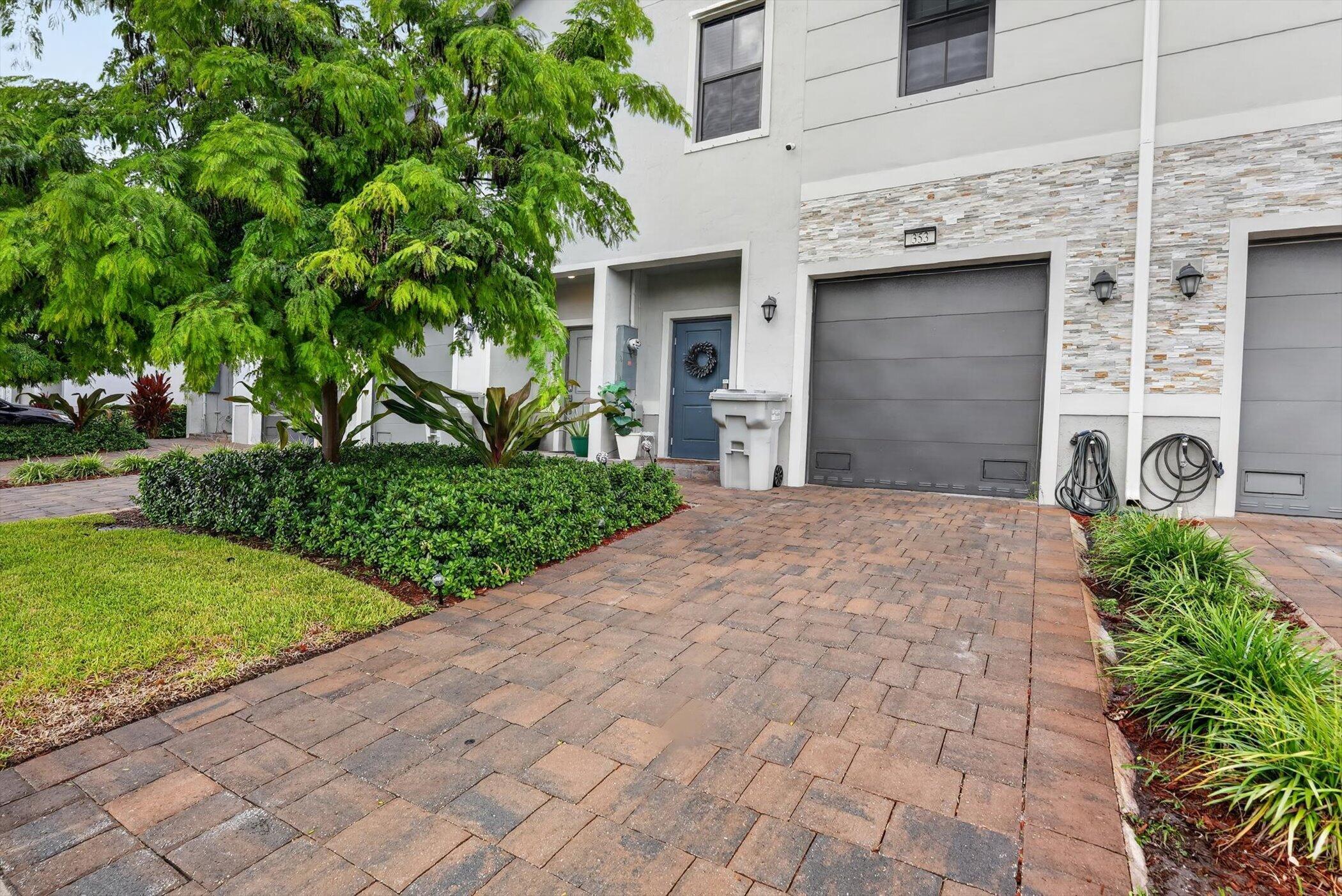 353 NW 9TH Street
