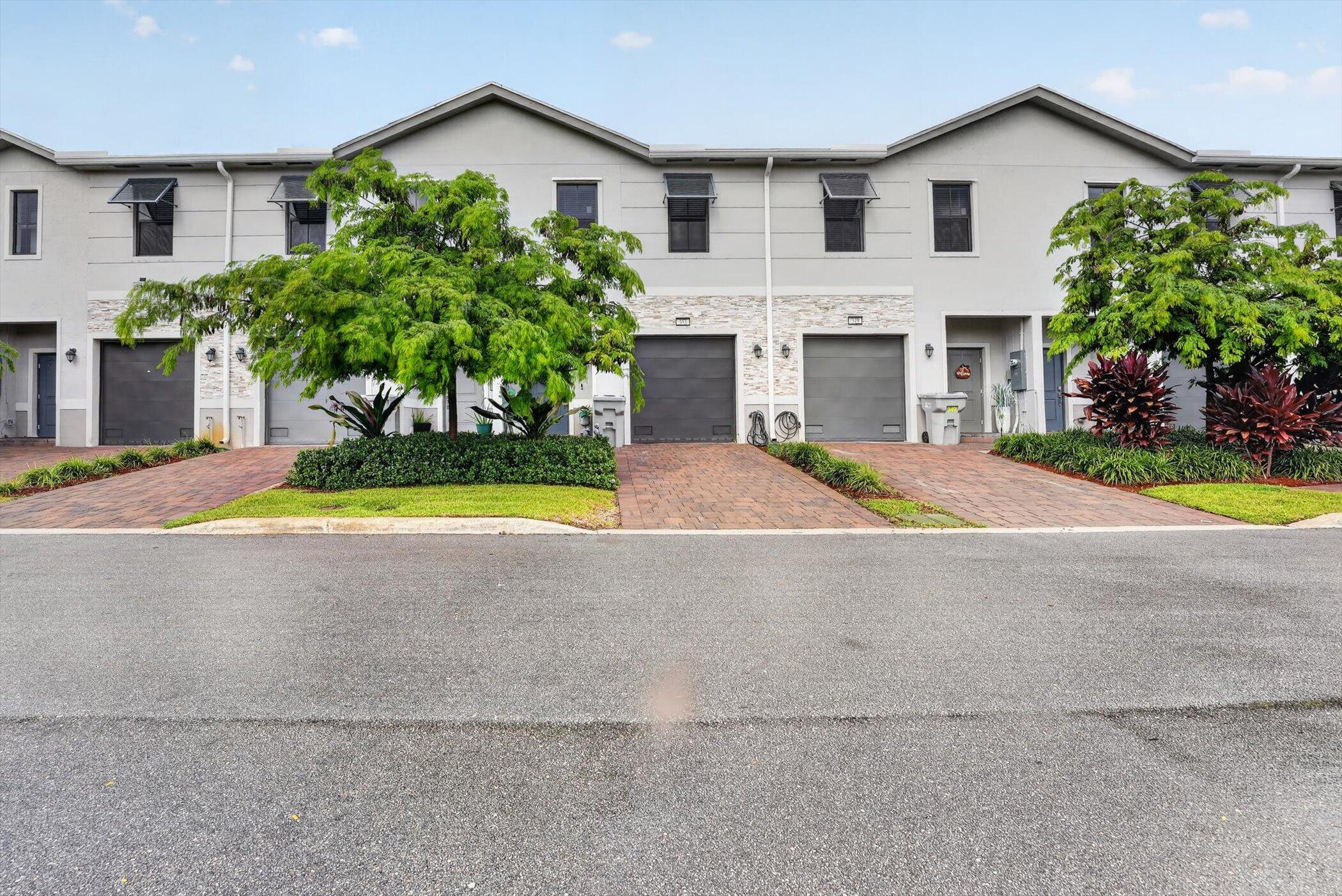 353 NW 9TH Street