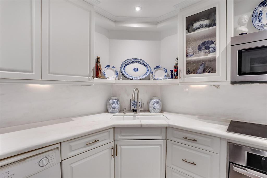 CORAL RIDGE TOWERS CO-OP - Residential