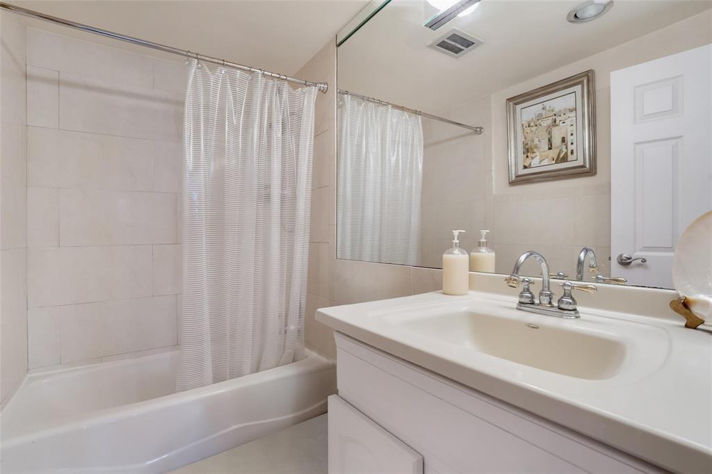 3233 NE 34th Street 1214