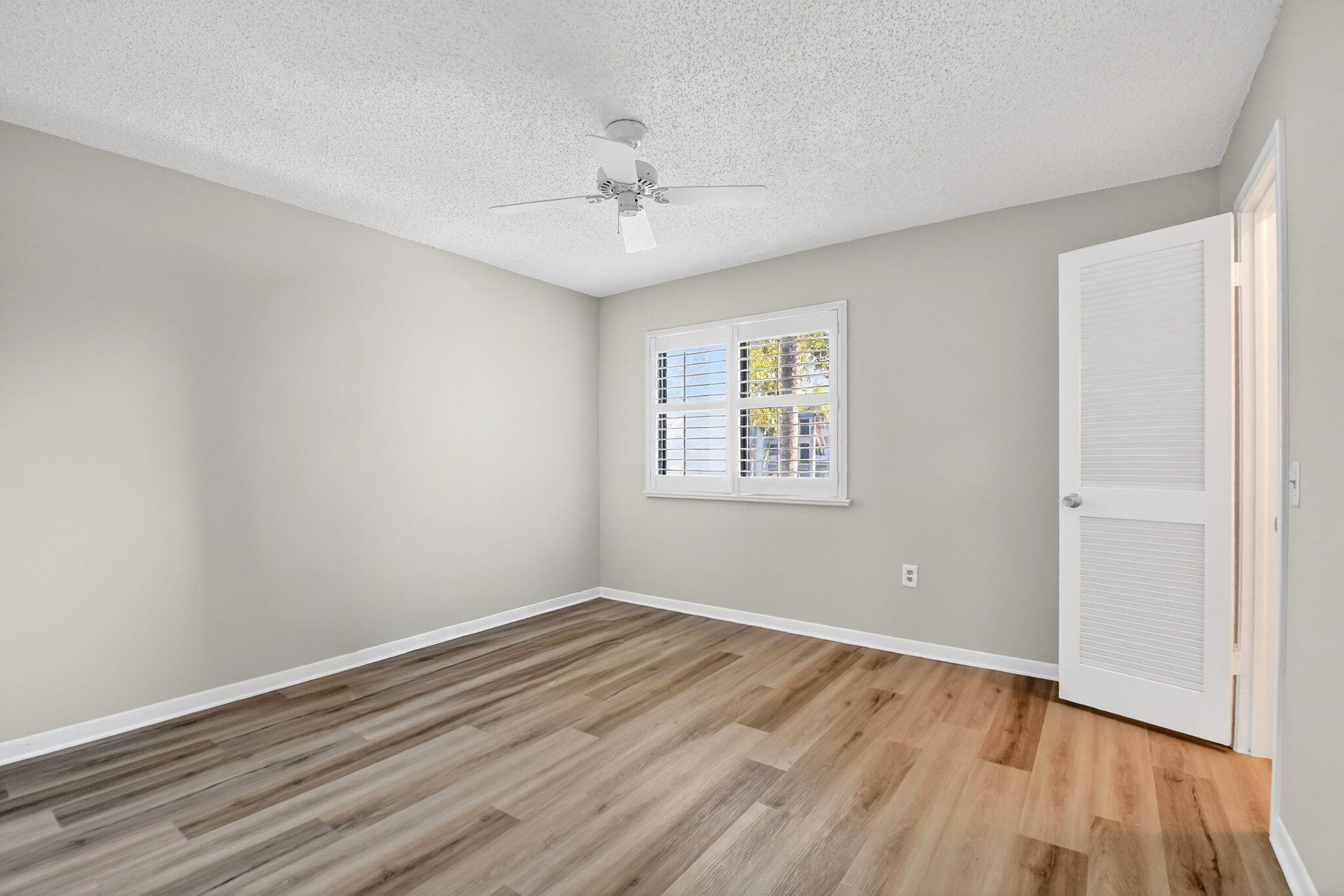 Fountains of Palm Beach NO 5 - Residential