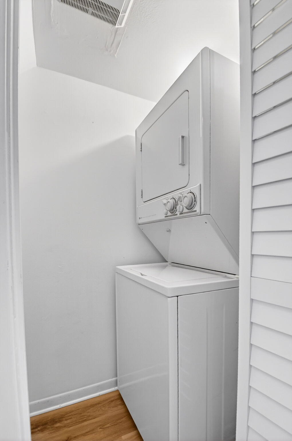 Fountains of Palm Beach NO 5 - Residential