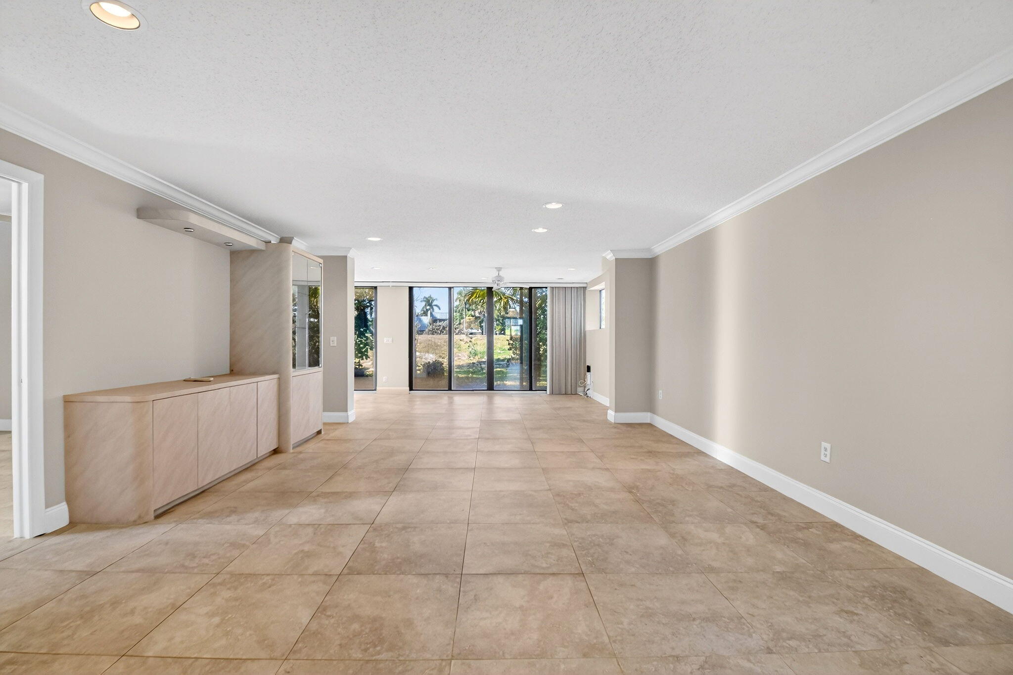 Fountains of Palm Beach NO 5 - Residential