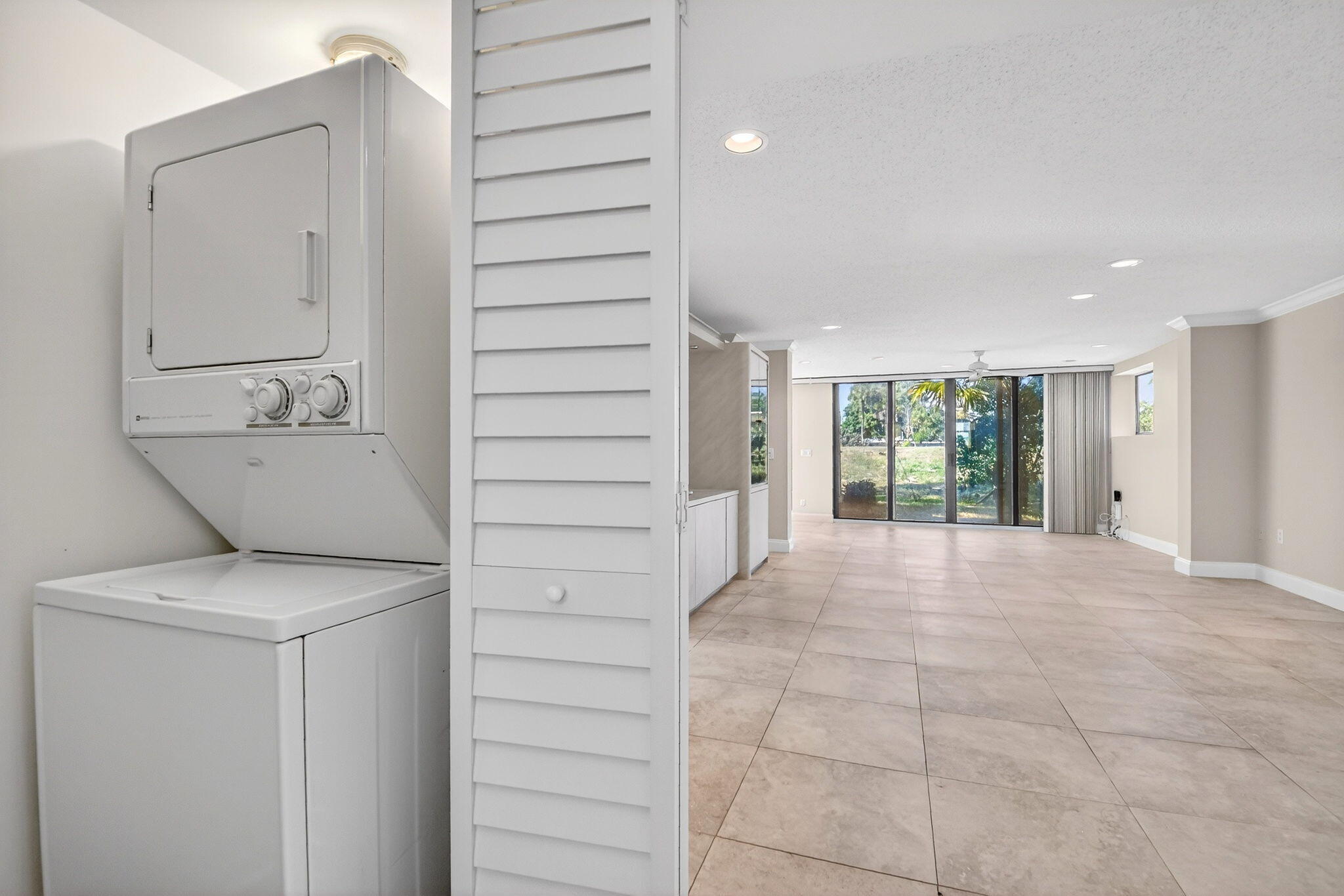 Fountains of Palm Beach NO 5 - Residential