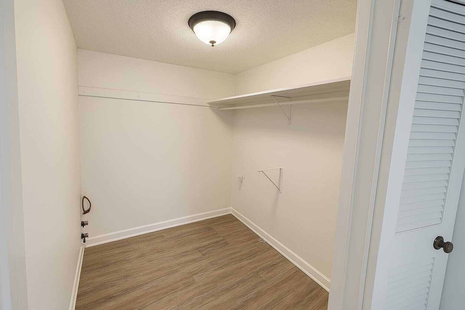 MAPLE LEAF VILLAS CONDO - Residential Lease
