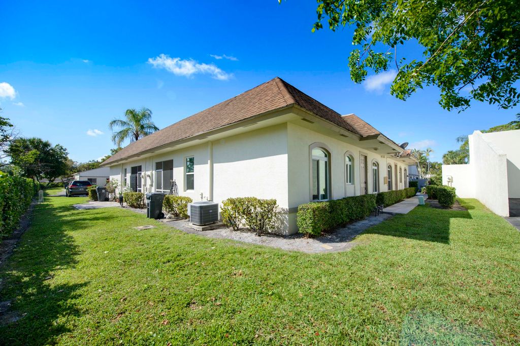 Photo of 11893 Sturbridge Lane, Wellington, FL 33414 (MLS # B26022520)