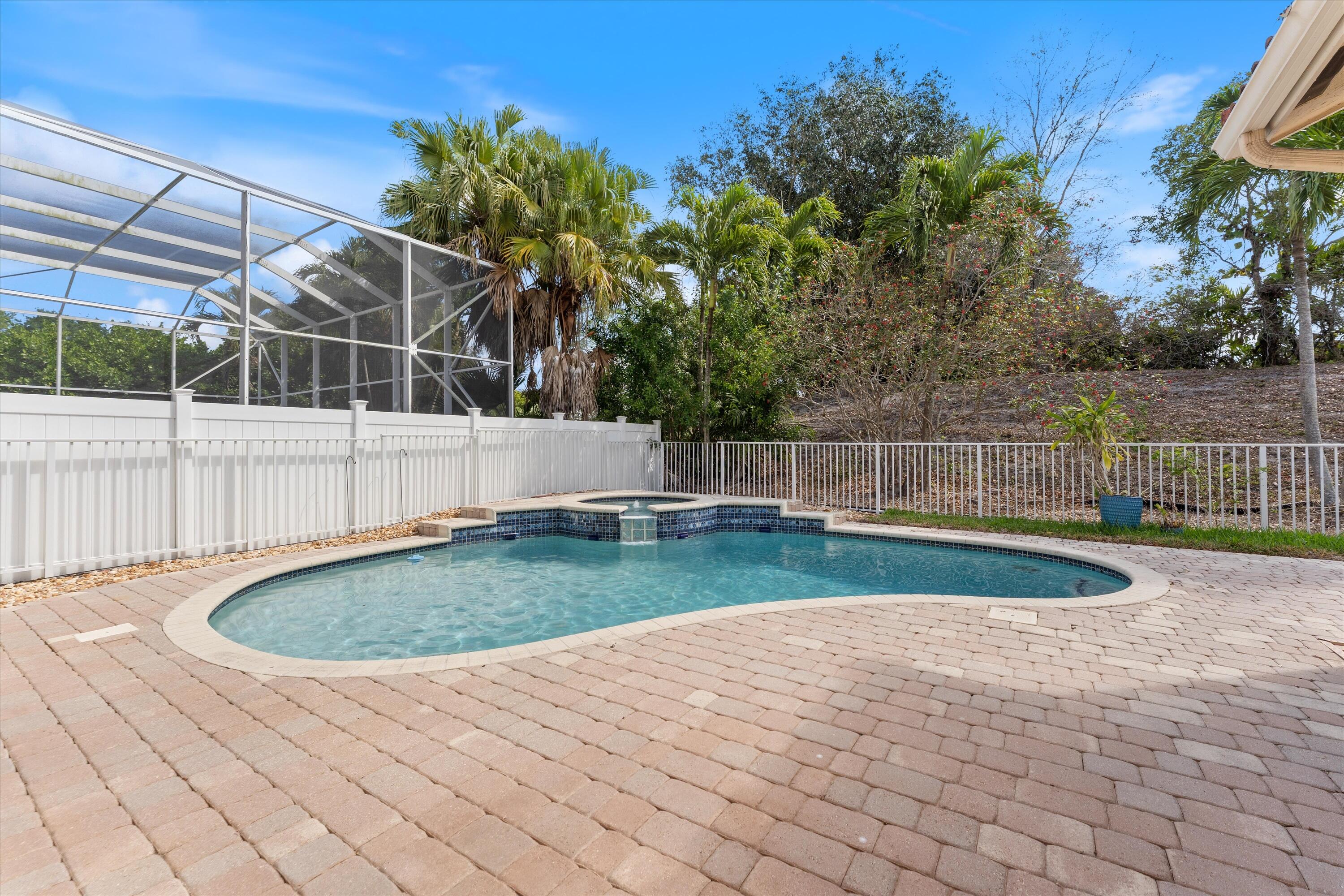 WYNDHAM LAKES - Residential