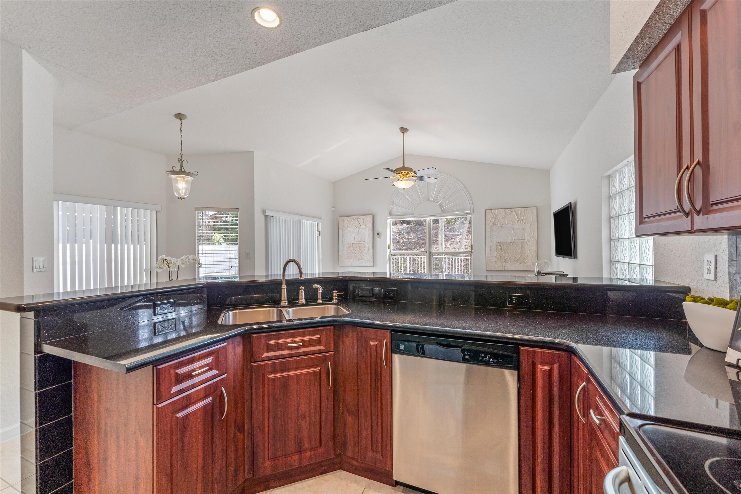 WYNDHAM LAKES - Residential