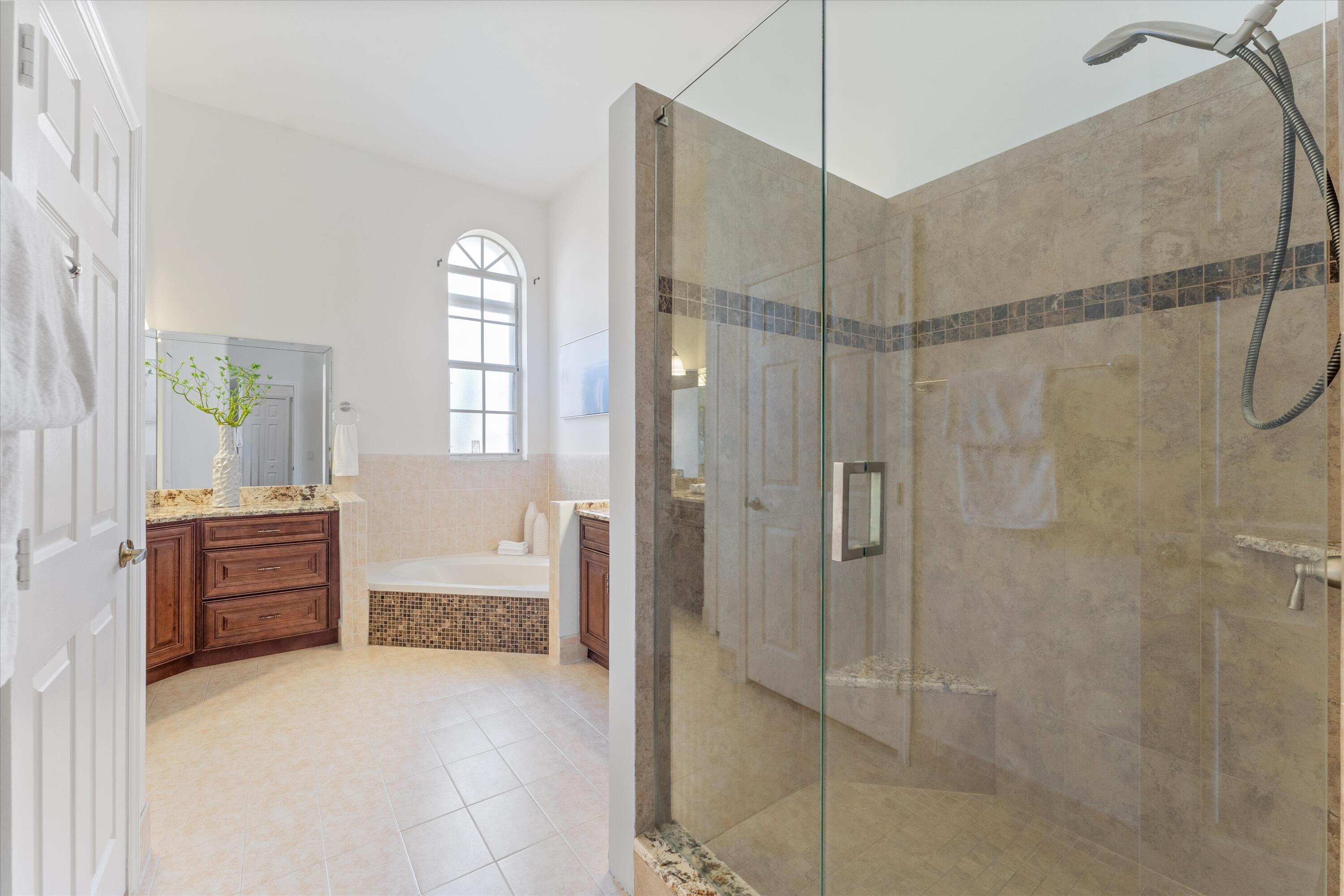 WYNDHAM LAKES - Residential