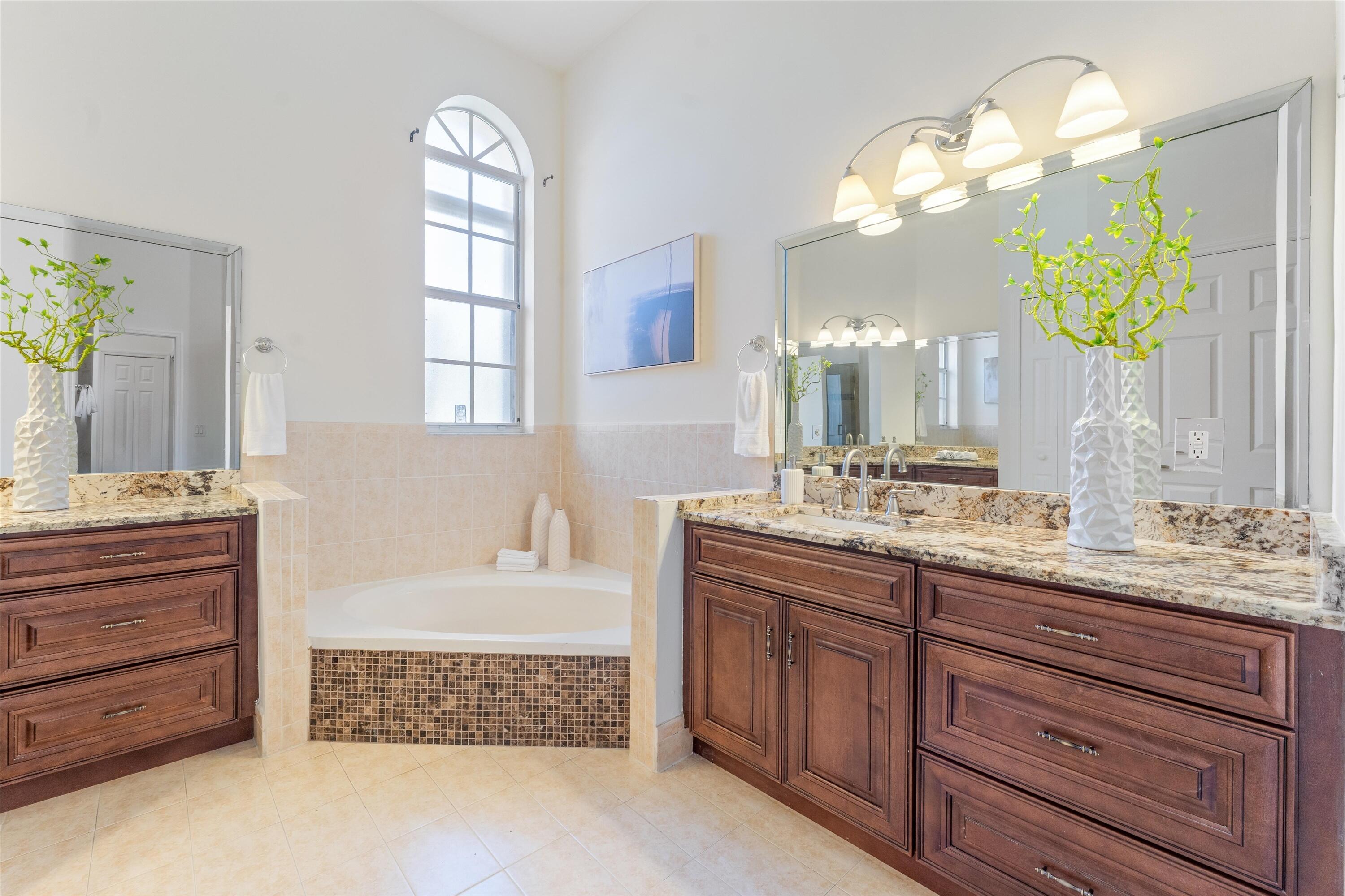 WYNDHAM LAKES - Residential