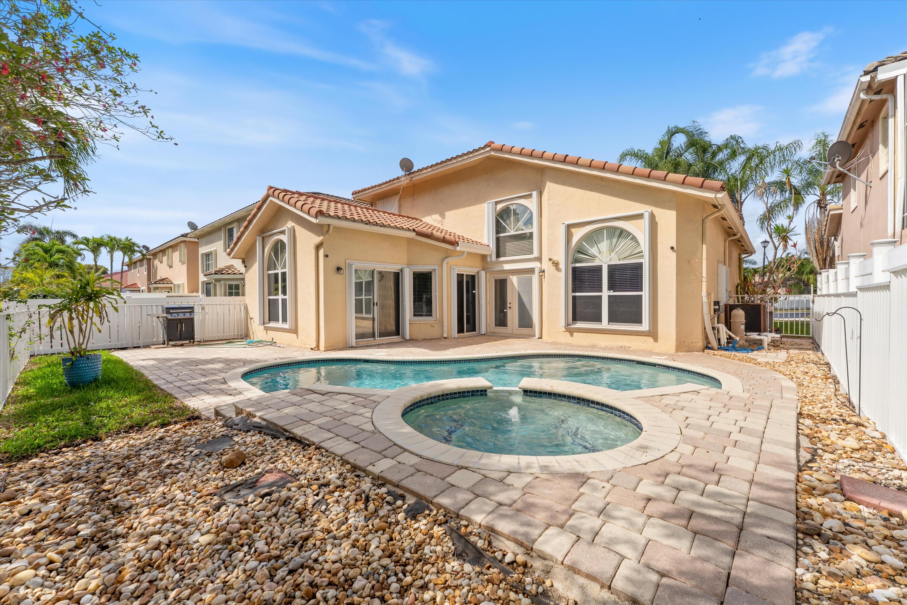 WYNDHAM LAKES - Residential