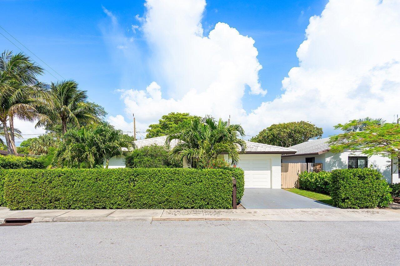 1701 N Ocean Breeze