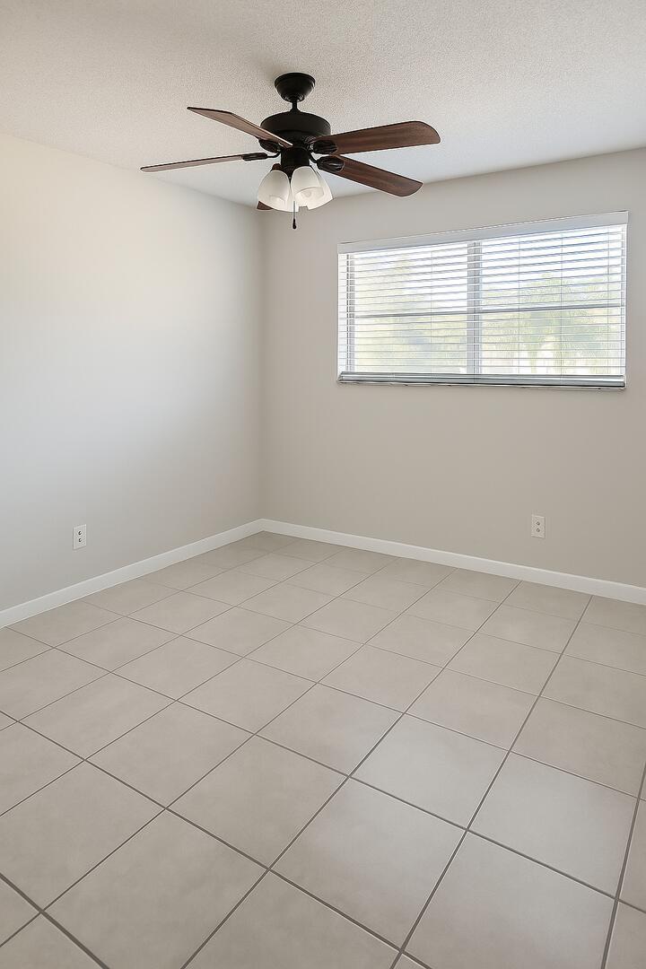 DELRAY MANORS - Residential Lease