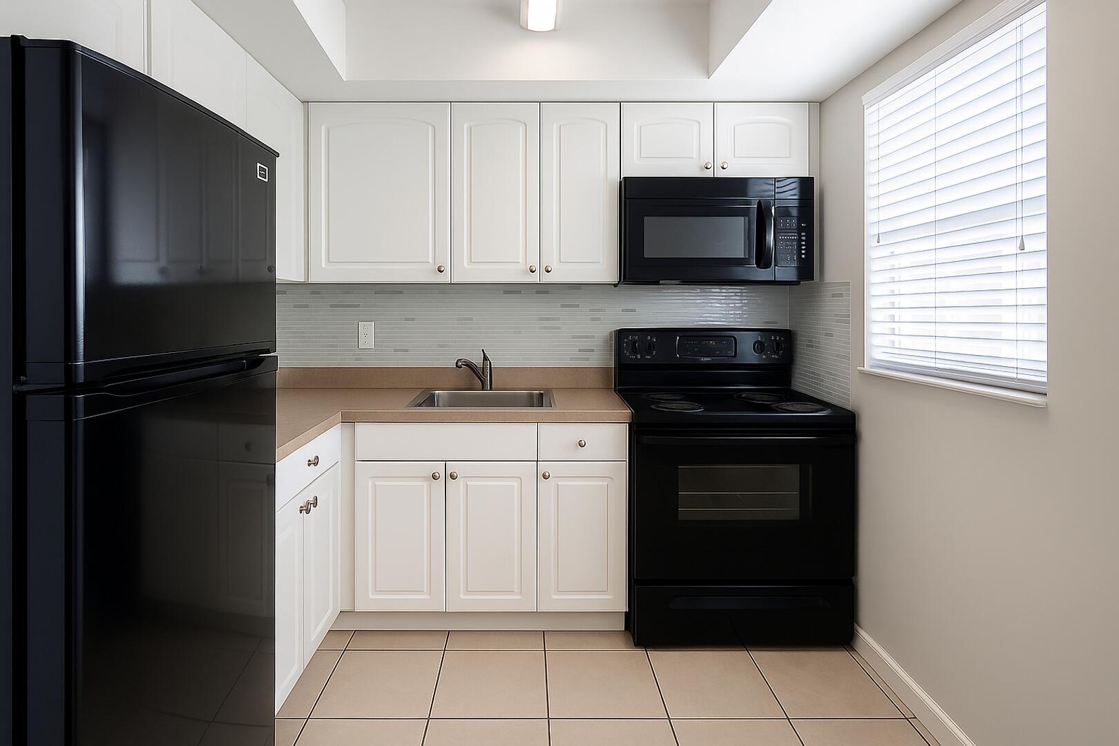 DELRAY MANORS - Residential Lease