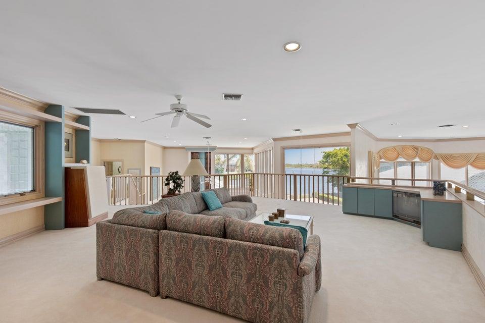 ADMIRALS COVE - Residential