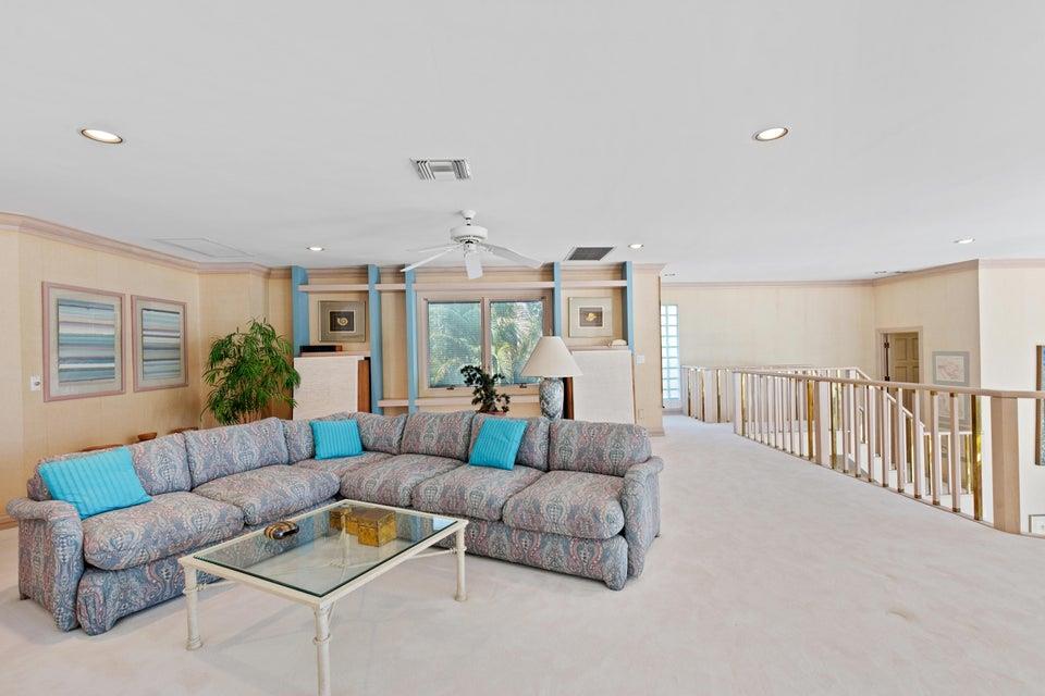 ADMIRALS COVE - Residential