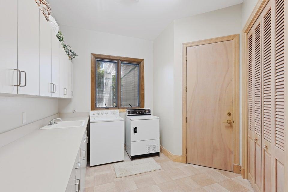 ADMIRALS COVE - Residential