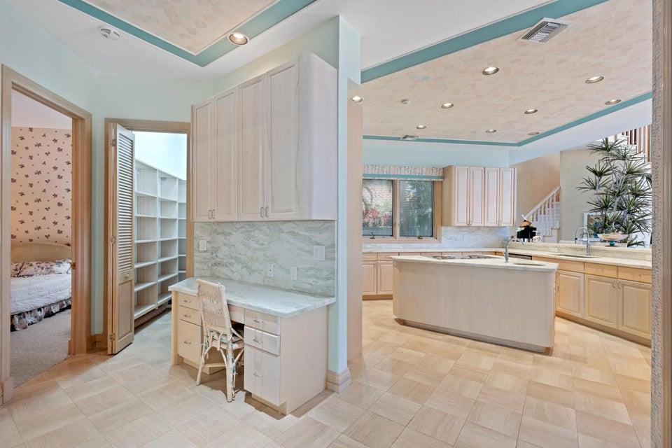 ADMIRALS COVE - Residential