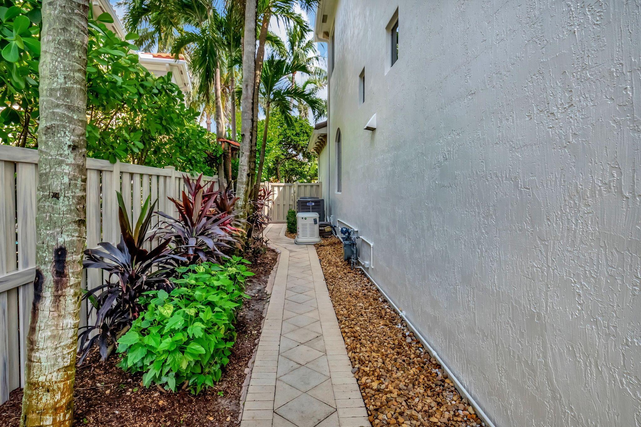 BOCA BAY COLONY - Residential