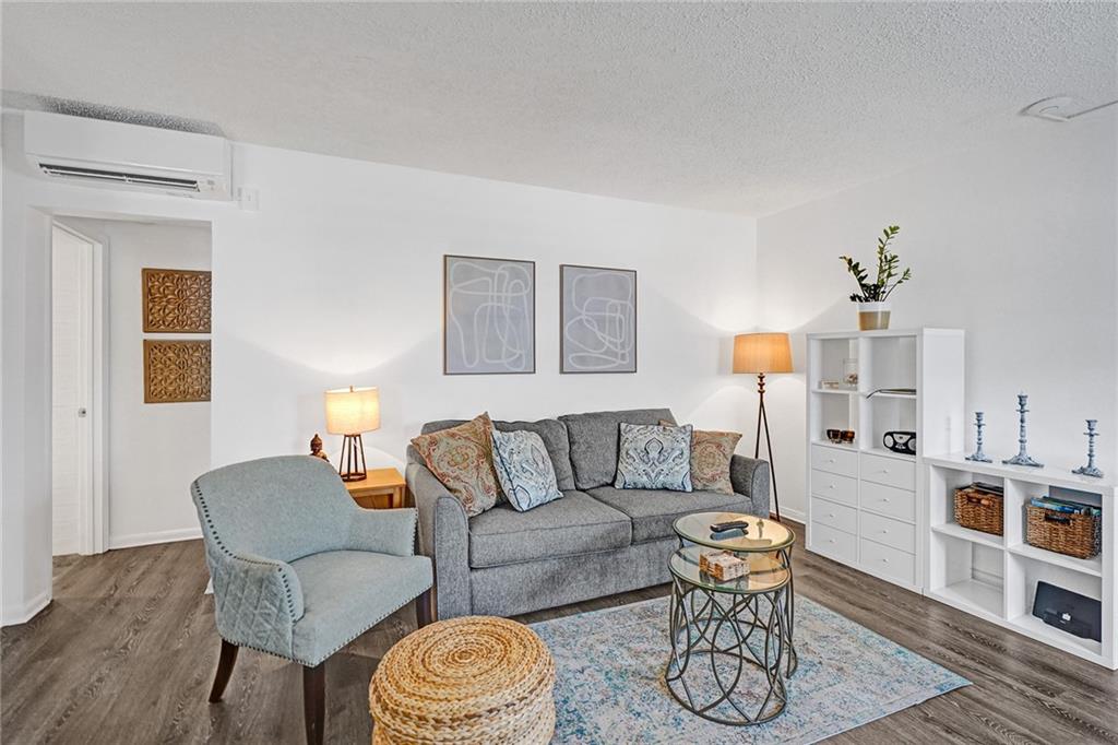 Holiday Isle Yacht Club - Residential
