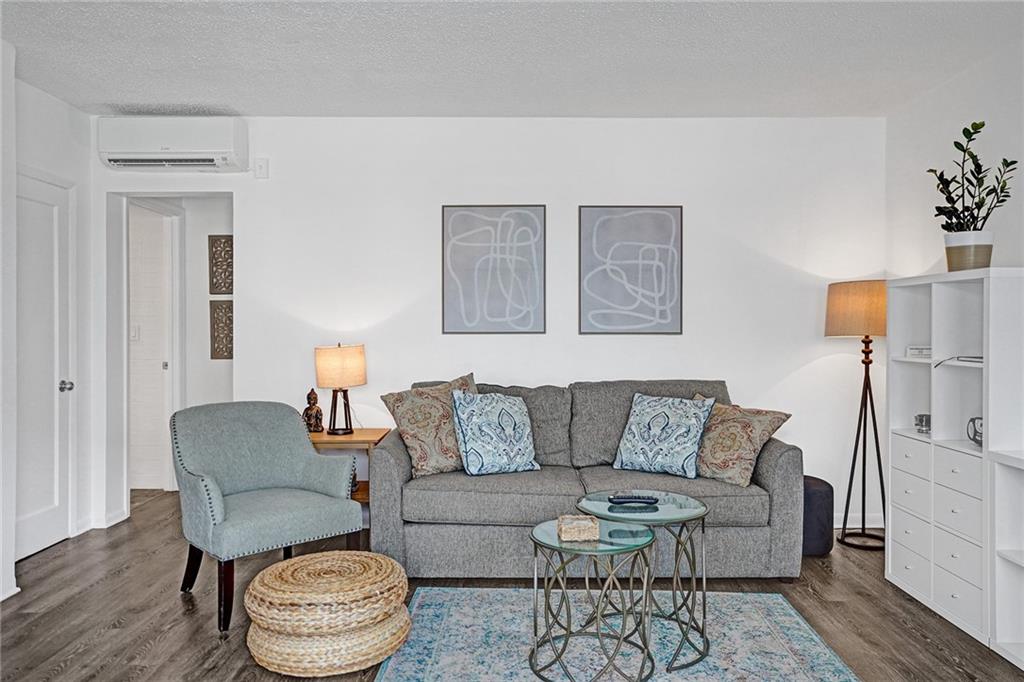 Holiday Isle Yacht Club - Residential