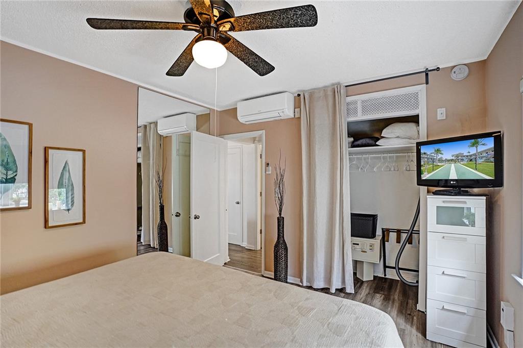 Holiday Isle Yacht Club - Residential