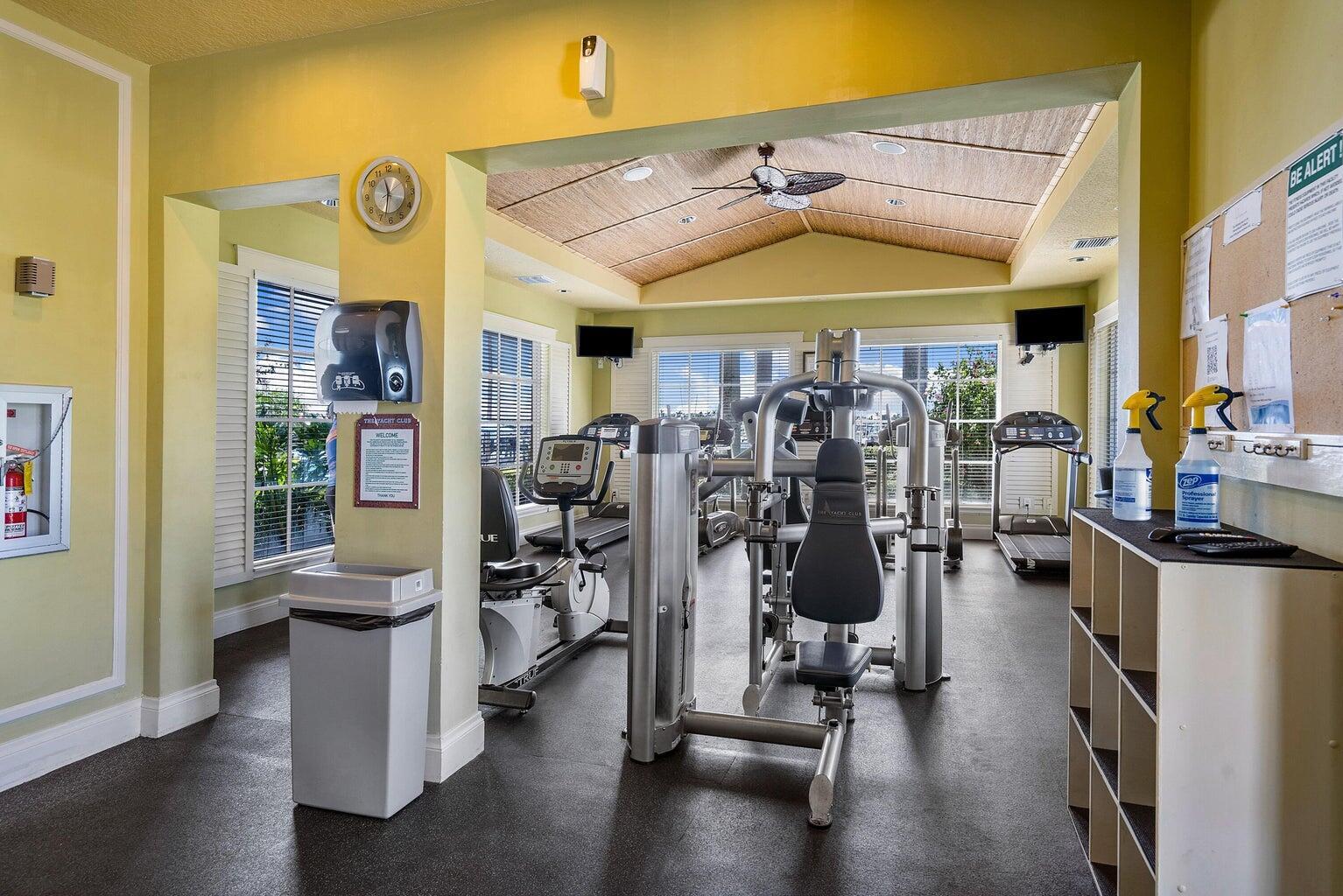 THE YACHT CLUB ON THE INTRACOASTAL - Residential