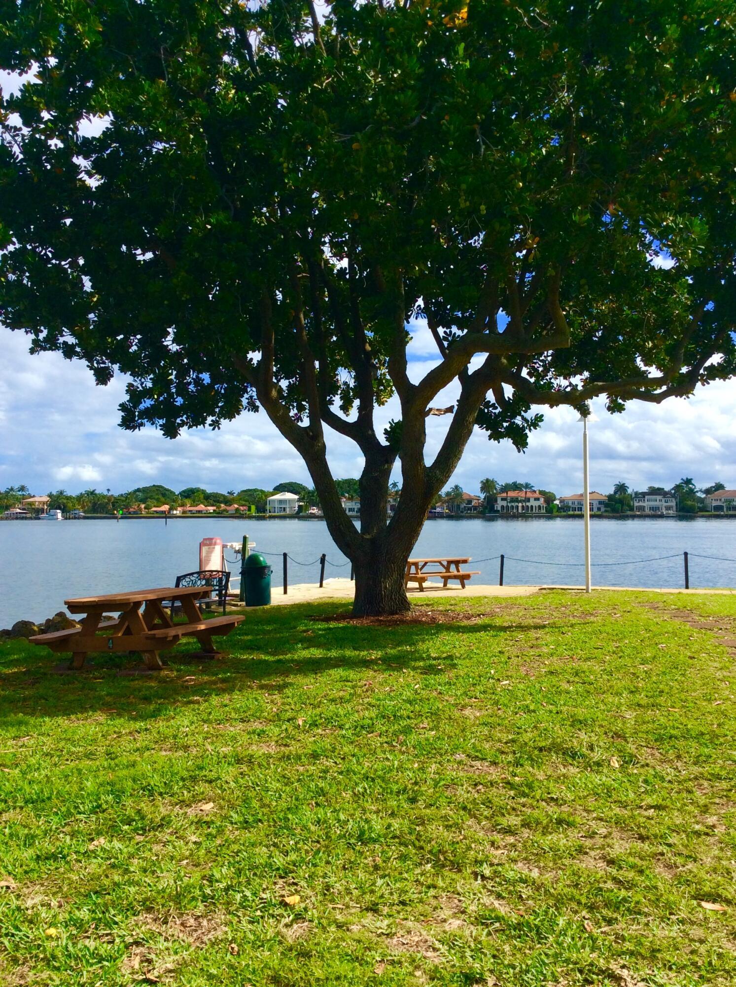 THE YACHT CLUB ON THE INTRACOASTAL - Residential