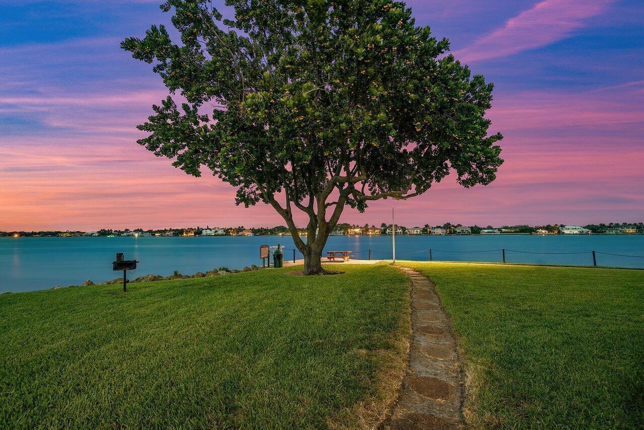 THE YACHT CLUB ON THE INTRACOASTAL - Residential
