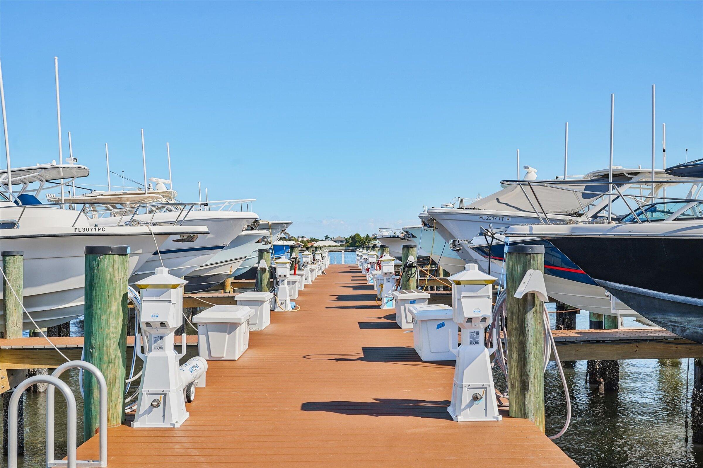 THE YACHT CLUB ON THE INTRACOASTAL - Residential