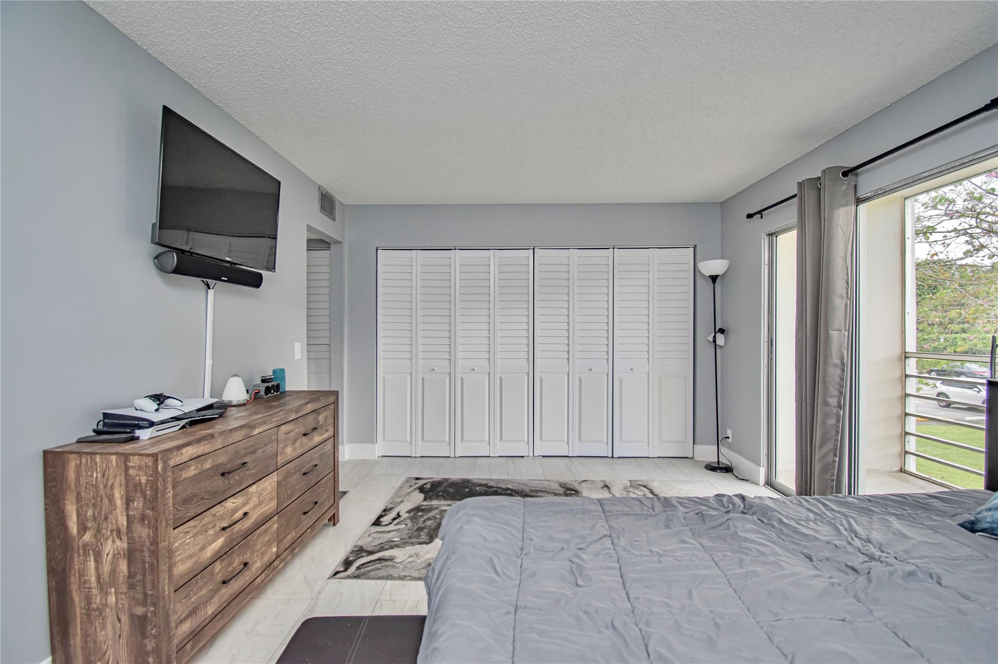 CENTURY VILLAGE- FANSHAW - Residential Lease