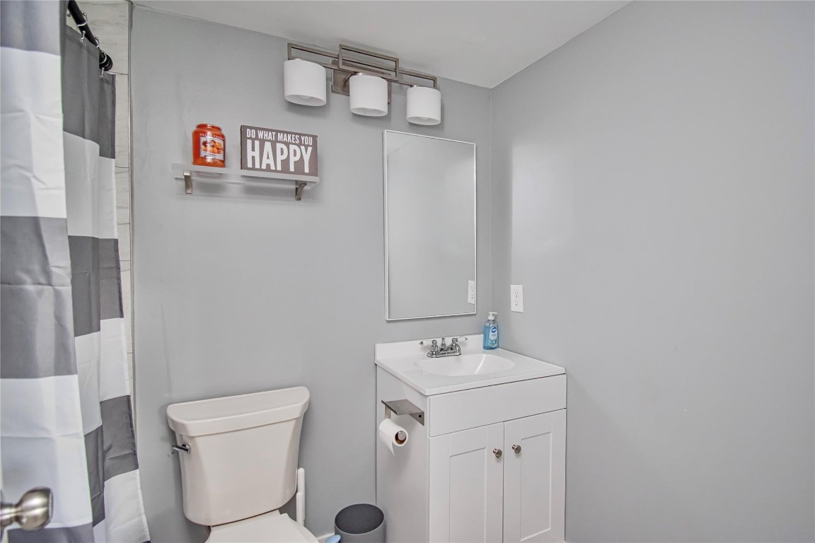 CENTURY VILLAGE- FANSHAW - Residential Lease