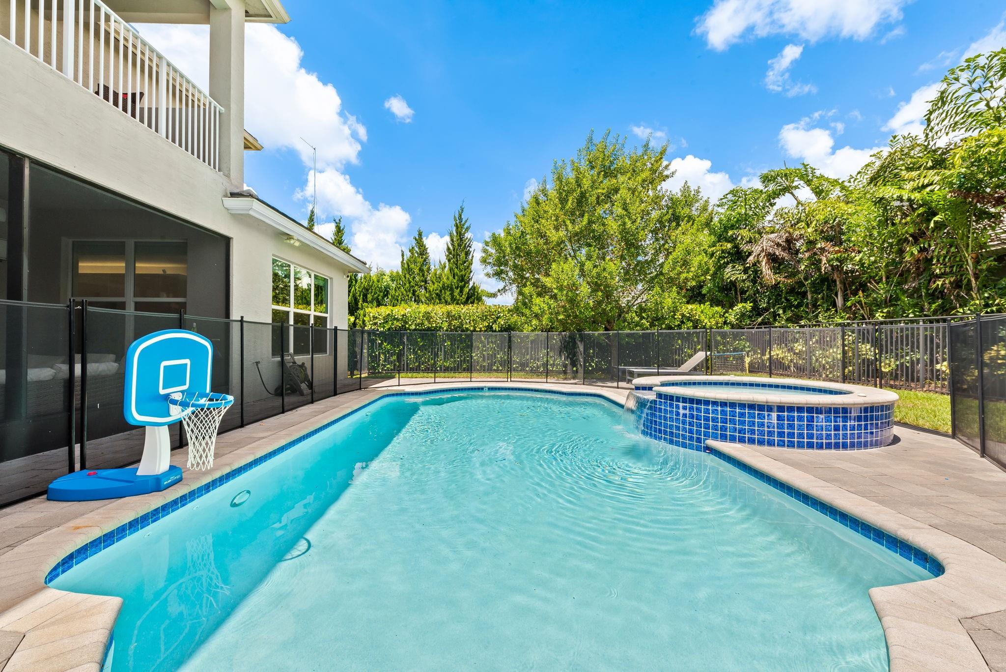 7619 Francisca Club Ln